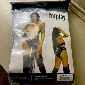 Sexy ninja costume with mask and cuffs